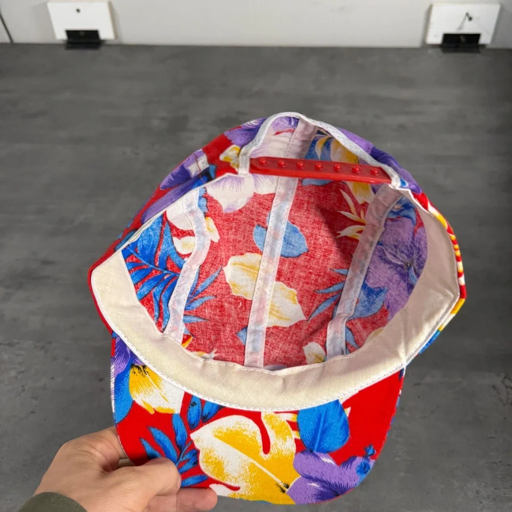Vintage‎ Wendy's Snapback Hat Red Floral Tropical 5 Panel Promo Cap Fast Food